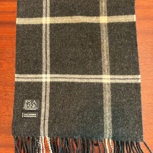 Jos.A.Bank 100% cashmere scarf.